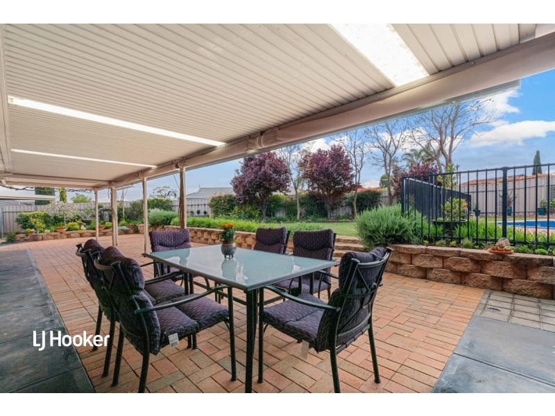 6 Taunton Crescent, Craigmore SA 5114