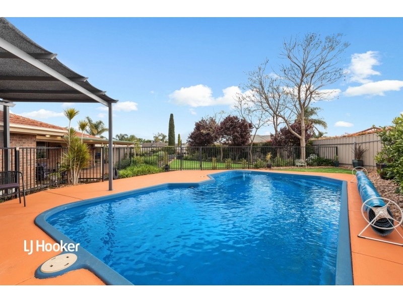 6 Taunton Crescent, Craigmore SA 5114