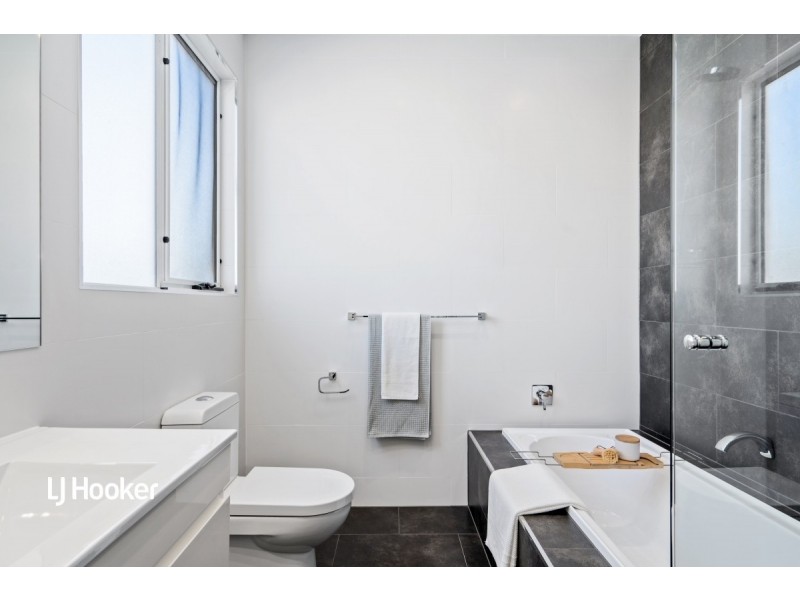 18 Isaacs Way, Evanston South SA 5116