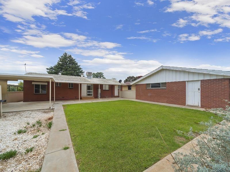 10 St Albans Road, Evanston Park SA 5116