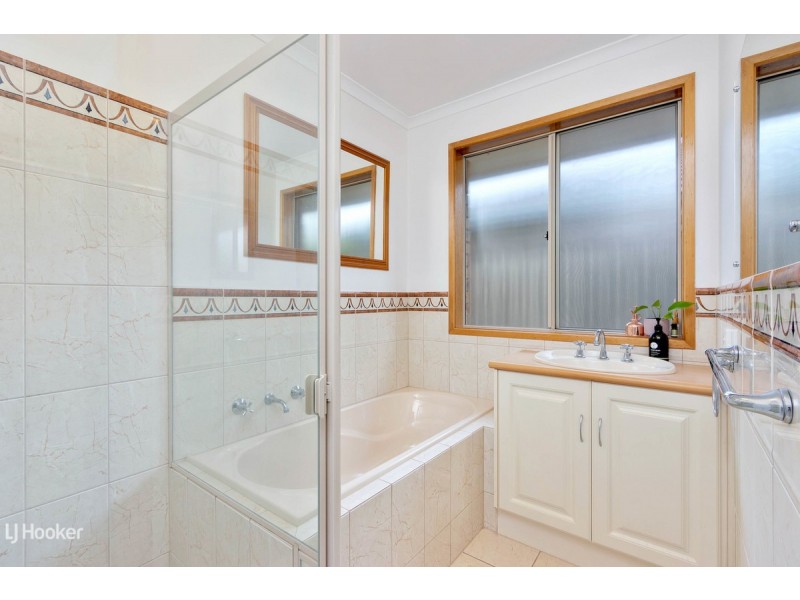 8 Creedon Close, Evanston Park SA 5116