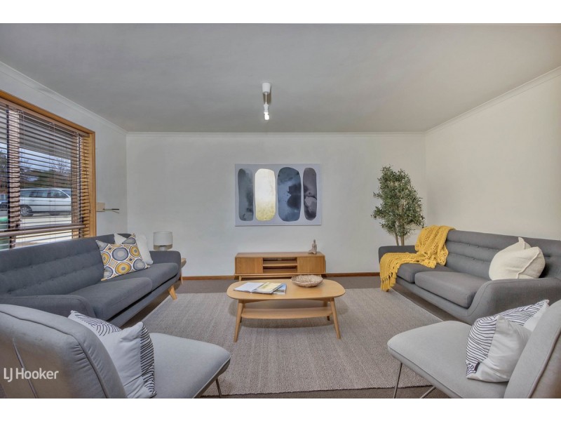 8 Bruce Rundle Drive, Williamstown SA 5351