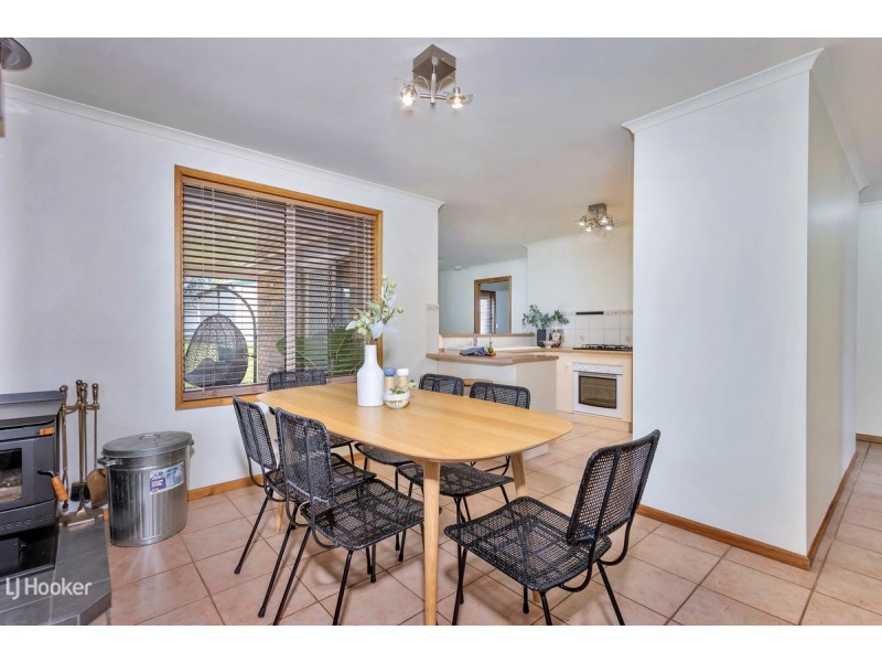 8 Bruce Rundle Drive, Williamstown SA 5351