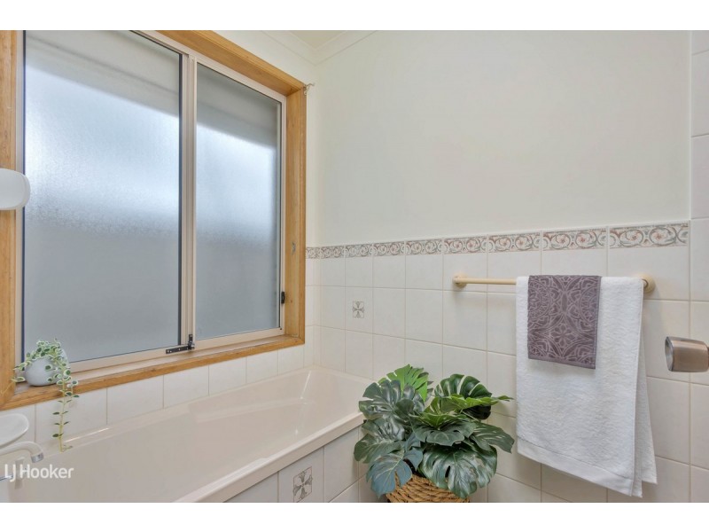8 Bruce Rundle Drive, Williamstown SA 5351