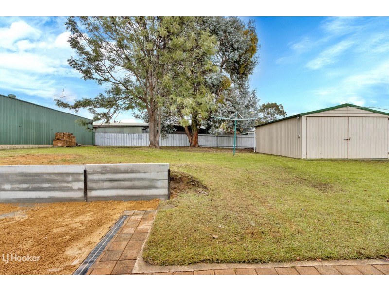 8 Bruce Rundle Drive, Williamstown SA 5351