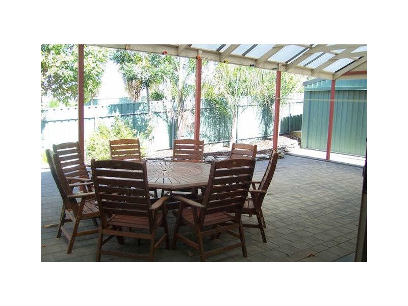 15 Burke Parade, Hewett SA 5118