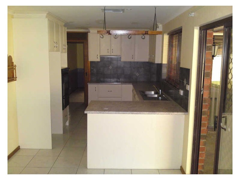 17 Chamberlain Road, Willaston SA 5118