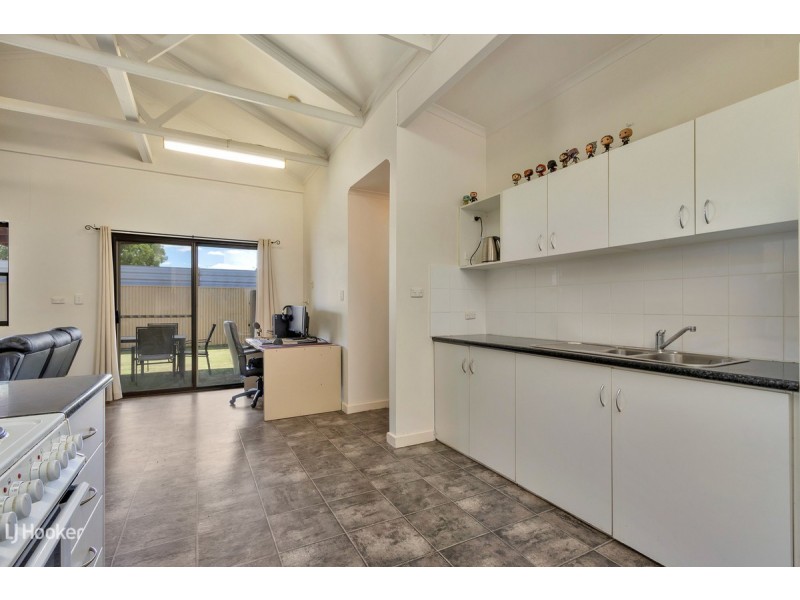 1 & 2/28A Murray Road, Willaston SA 5118