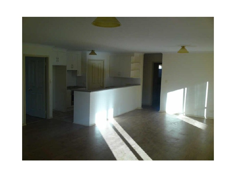 2/1B Young Terrace, Evanston Gardens SA 5116