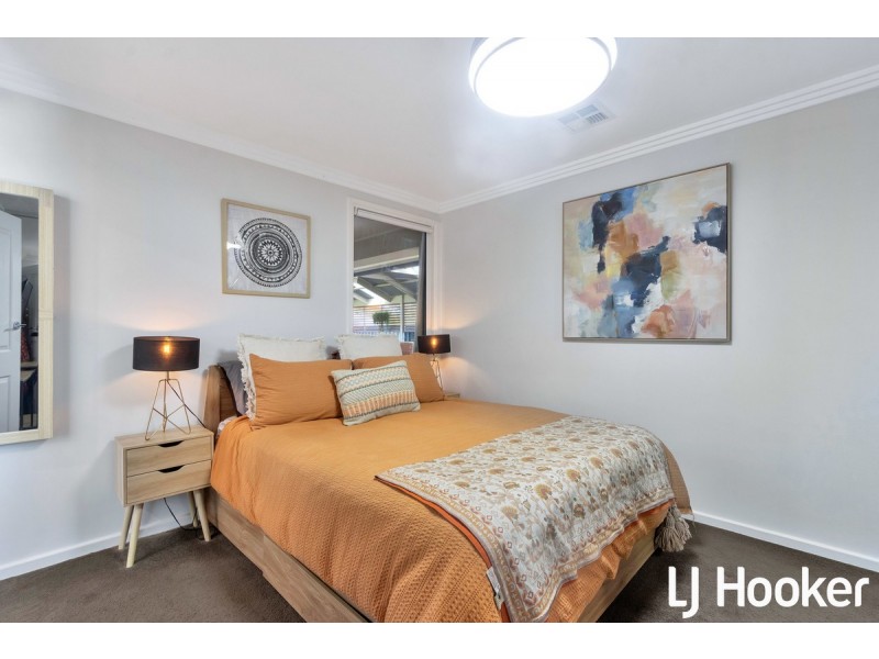 18 St Albans Road, Evanston Park SA 5116