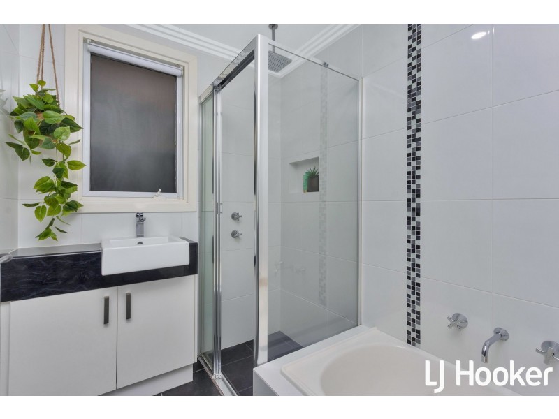 18 St Albans Road, Evanston Park SA 5116