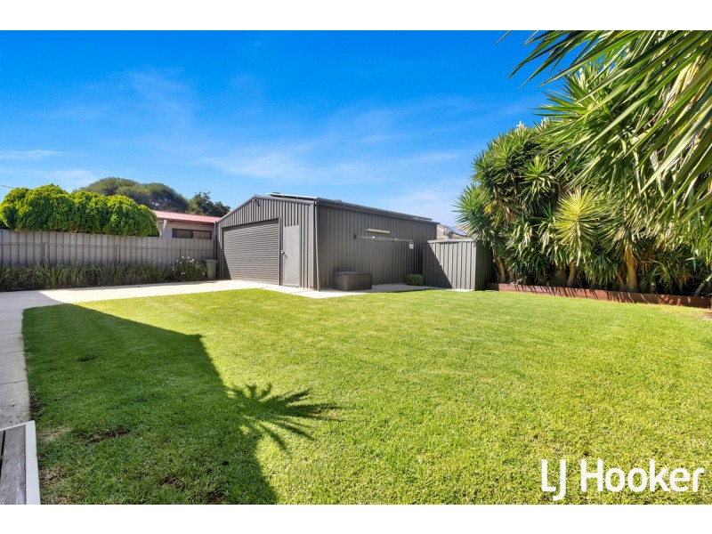 18 St Albans Road, Evanston Park SA 5116