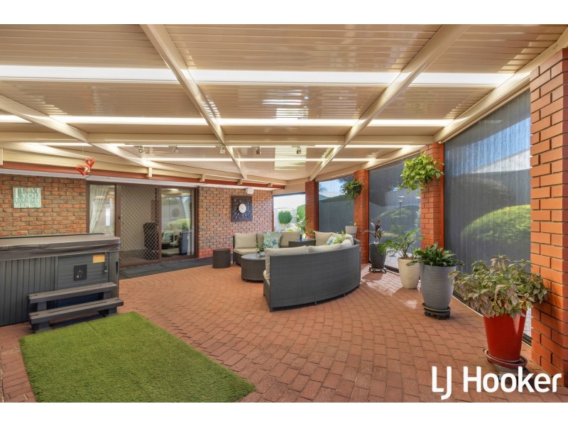 16 Bassett Crescent, Gawler East SA 5118