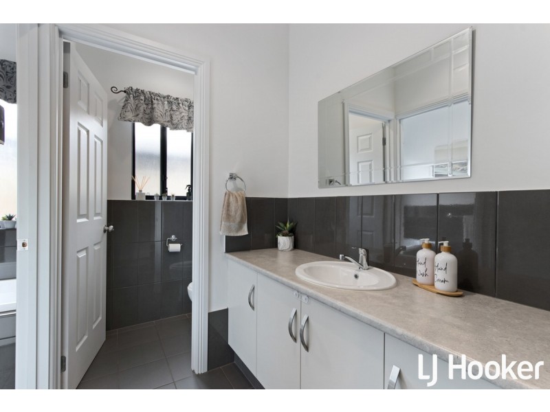 8 Station Place, Sandy Creek SA 5350