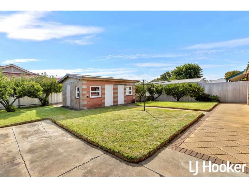 11 Claughton Road, Largs Bay SA 5016