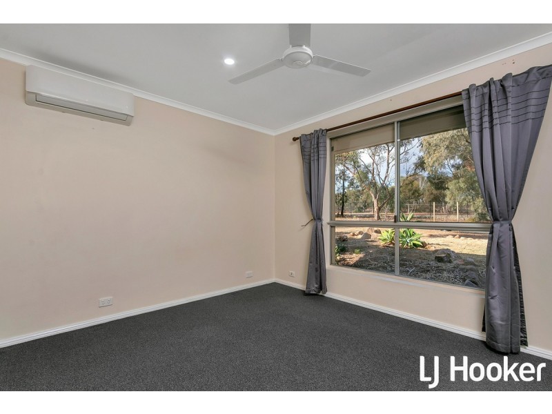 4 Mcdonnell Terrace, Evanston Gardens SA 5116