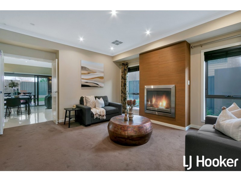 3 Roxburgh Crescent, Blakeview SA 5114