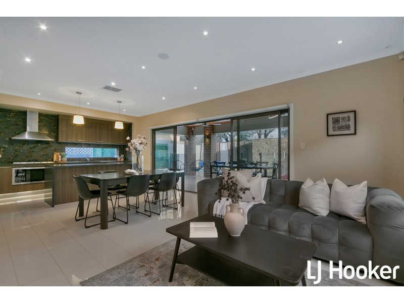 3 Roxburgh Crescent, Blakeview SA 5114