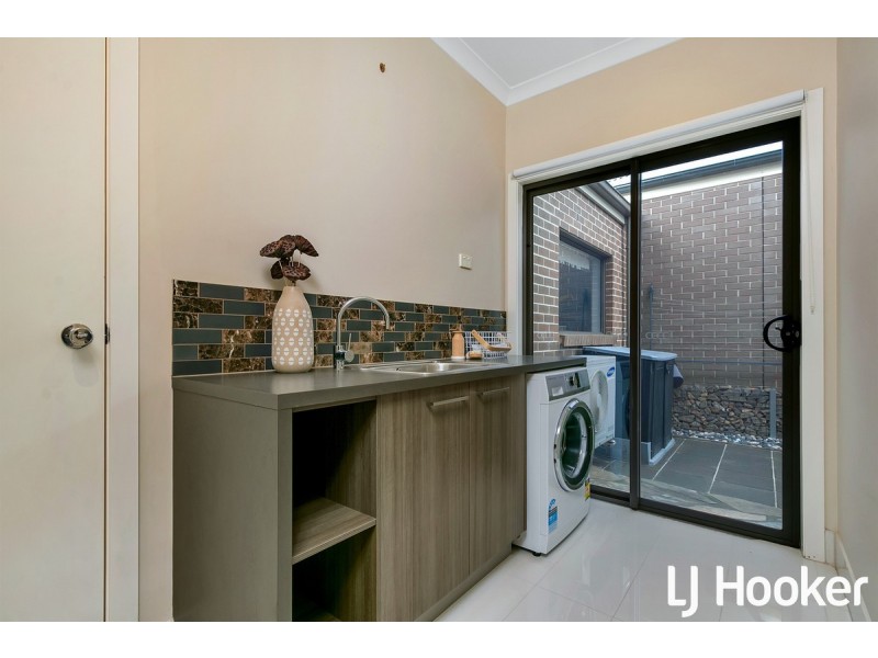 3 Roxburgh Crescent, Blakeview SA 5114