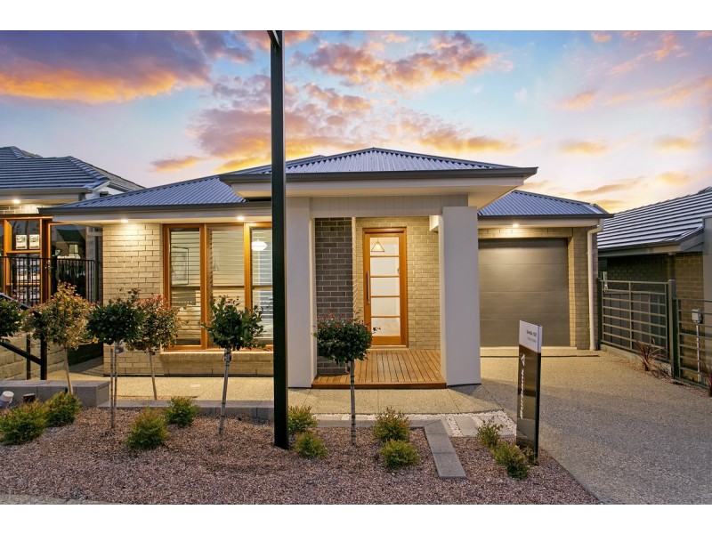 60 Vista Parade, Seaford Heights SA 5169