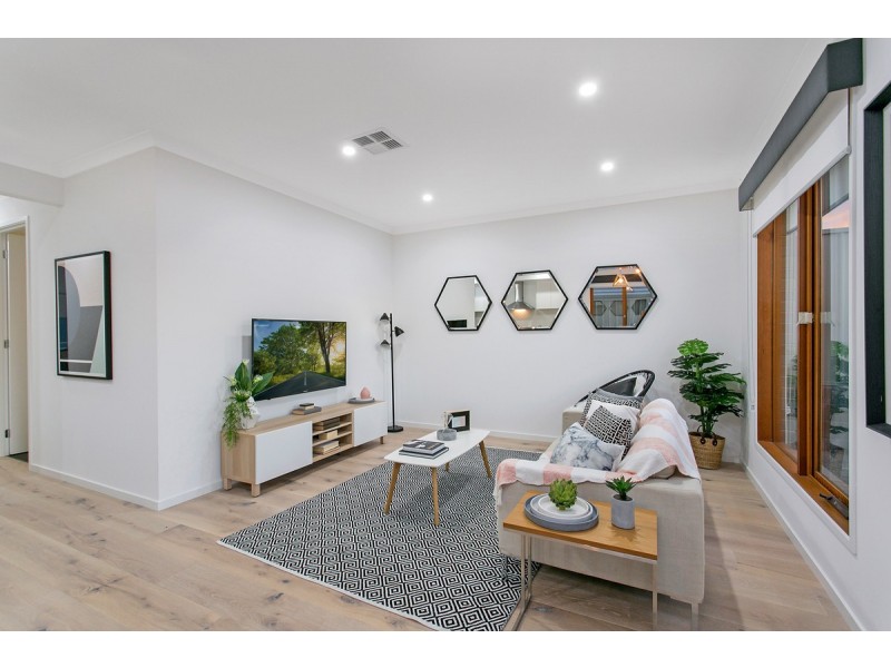 60 Vista Parade, Seaford Heights SA 5169