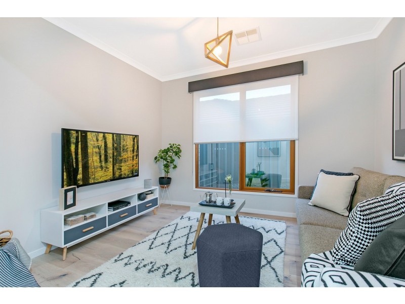 60 Vista Parade, Seaford Heights SA 5169