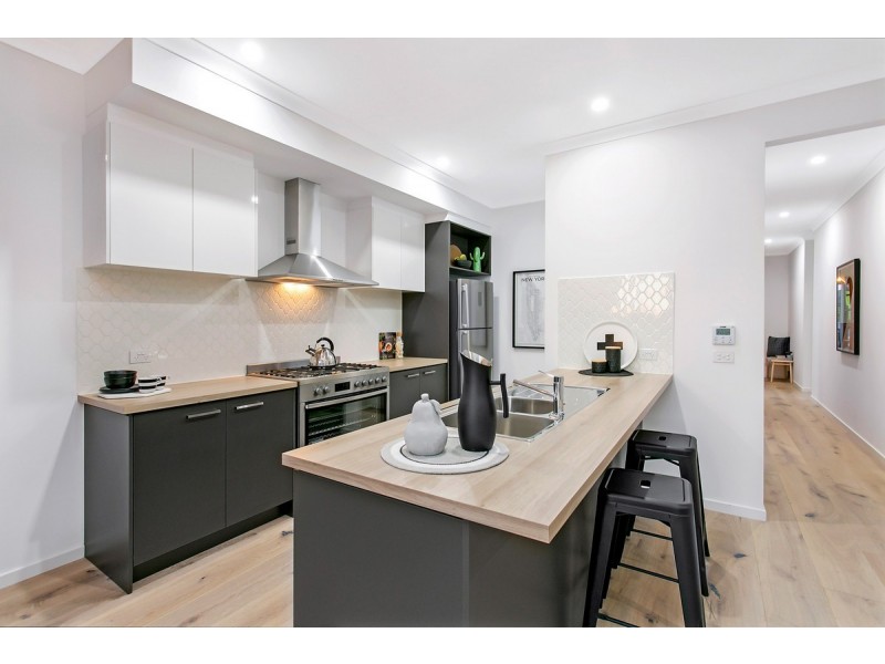 60 Vista Parade, Seaford Heights SA 5169