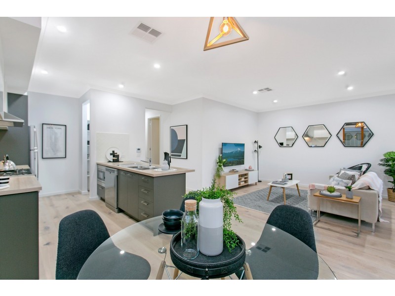 60 Vista Parade, Seaford Heights SA 5169