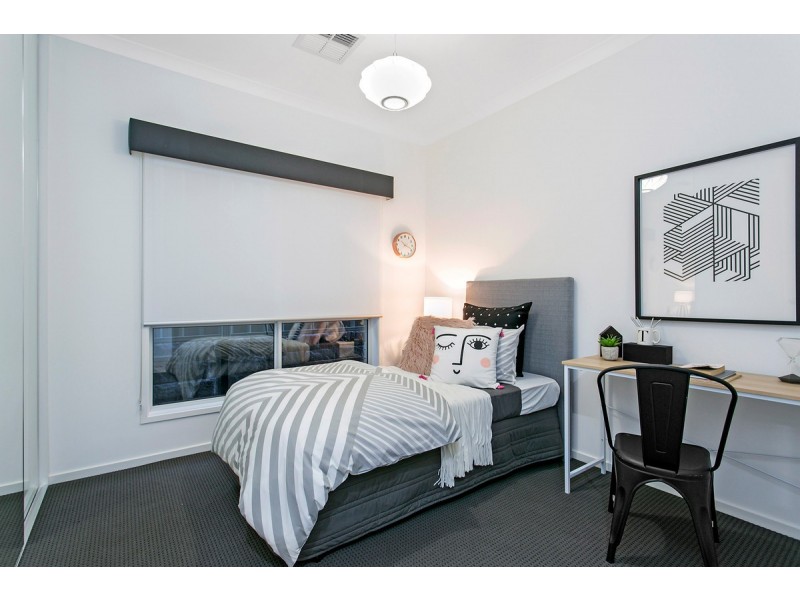 60 Vista Parade, Seaford Heights SA 5169