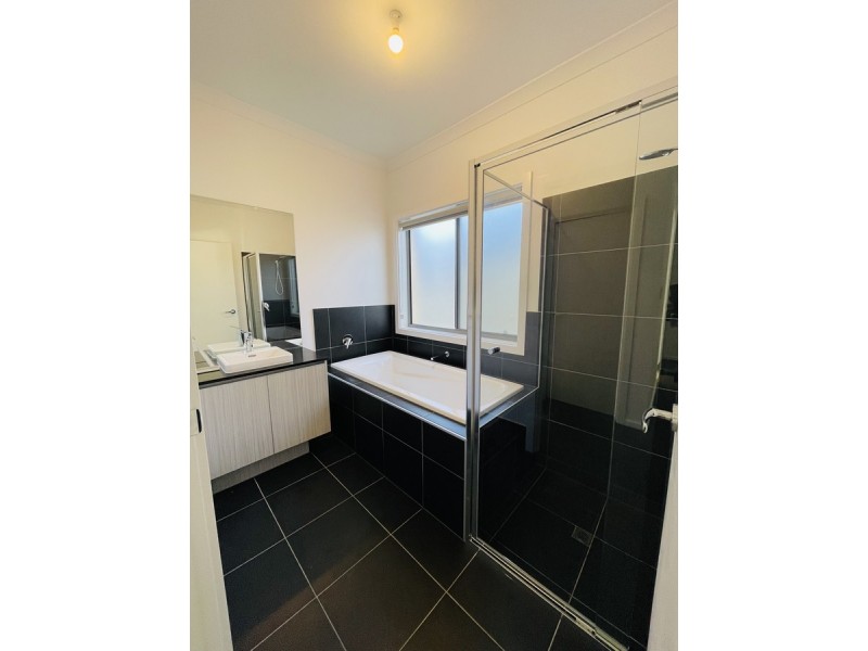 5 Farmer Road, Munno Para West SA 5115