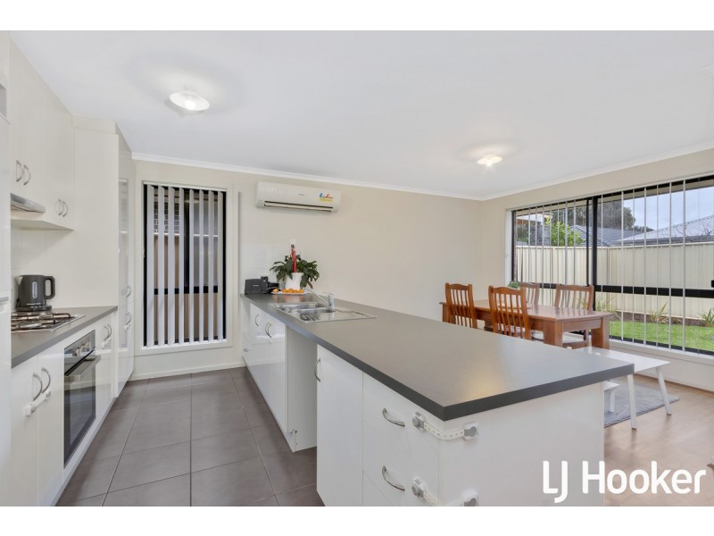 11 Felicia Avenue, Salisbury Downs SA 5108