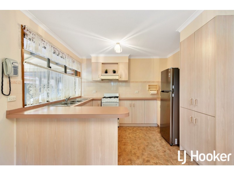 4 Arlington Close, Salisbury Heights SA 5109