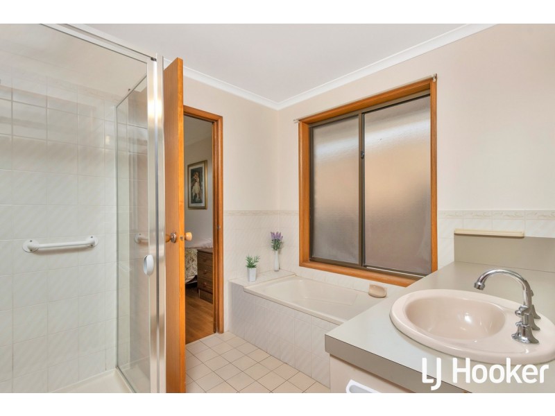 4 Arlington Close, Salisbury Heights SA 5109