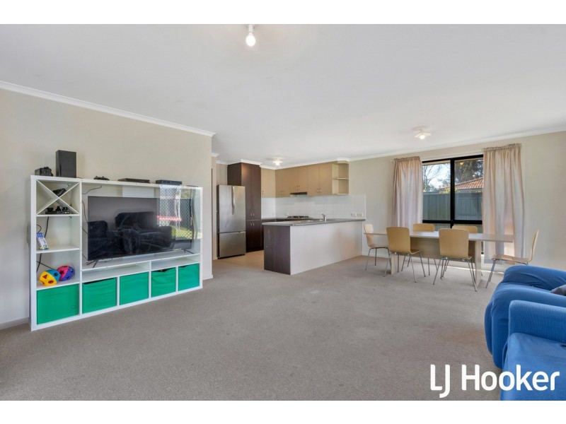 24 Tangarine Court, Munno Para West SA 5115