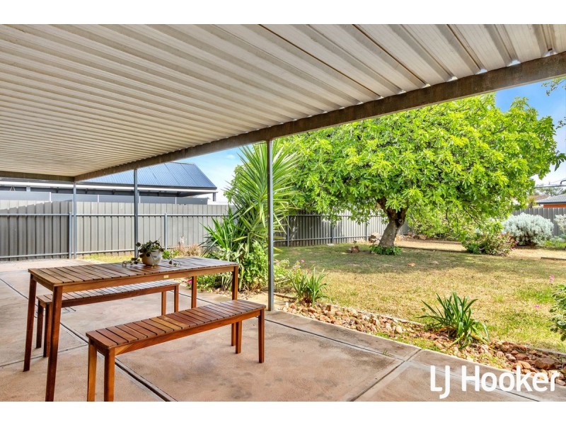 17 Causby Crescent, Willaston SA 5118