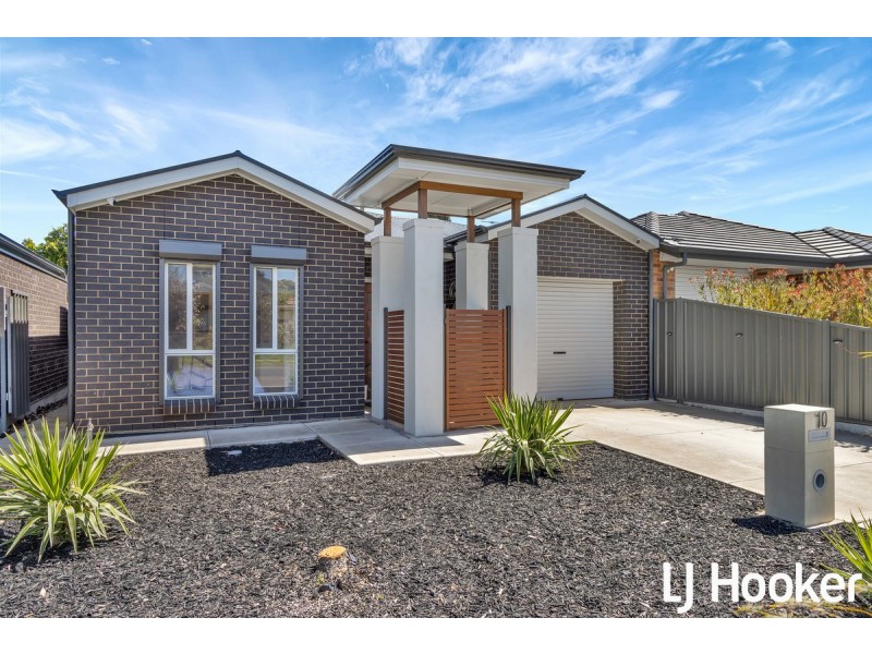 10 Chifley Avenue, Hope Valley SA 5090