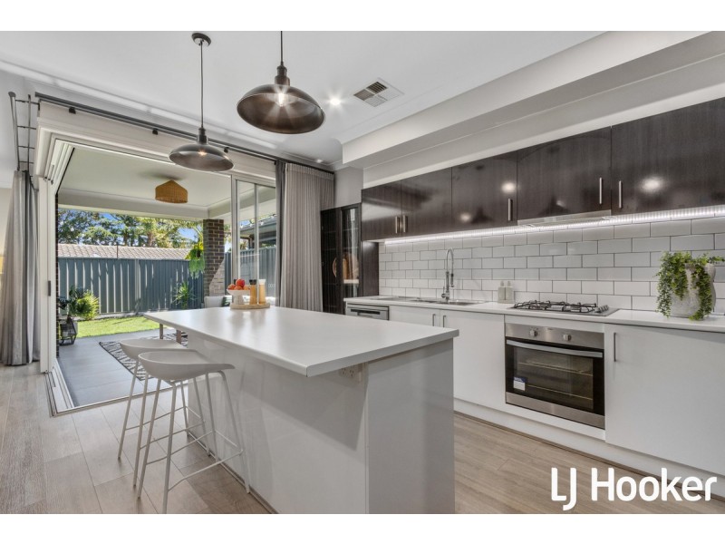 10 Chifley Avenue, Hope Valley SA 5090