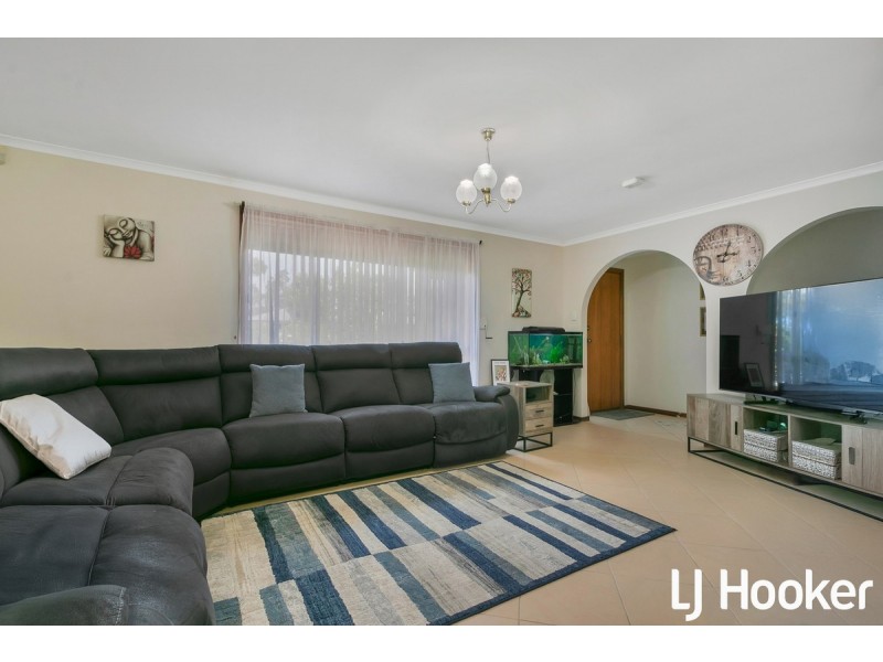 77 Magdalena Crescent, Paralowie SA 5108