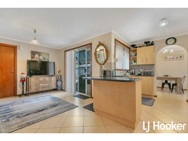 77 Magdalena Crescent, Paralowie SA 5108