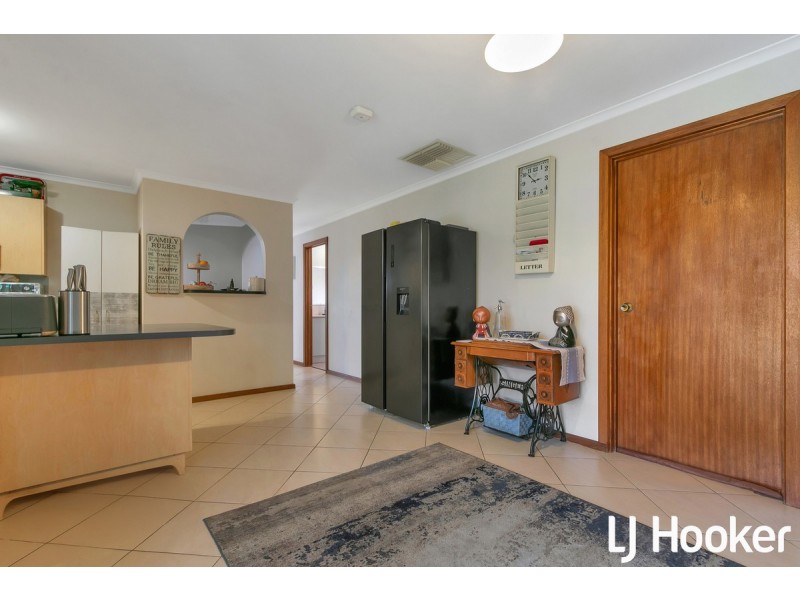 77 Magdalena Crescent, Paralowie SA 5108
