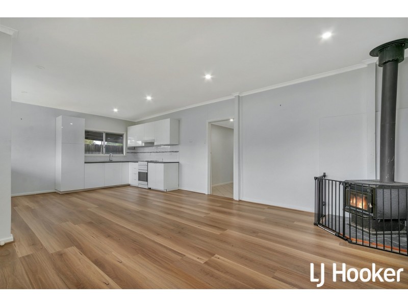 1 Fifth Street, Owen SA 5460