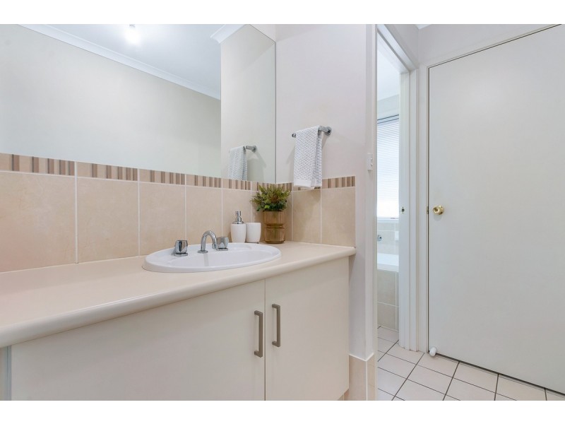 10 Tasos Drive, Munno Para West SA 5115