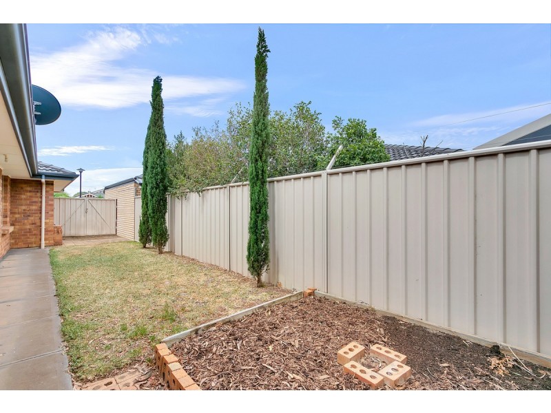 10 Tasos Drive, Munno Para West SA 5115