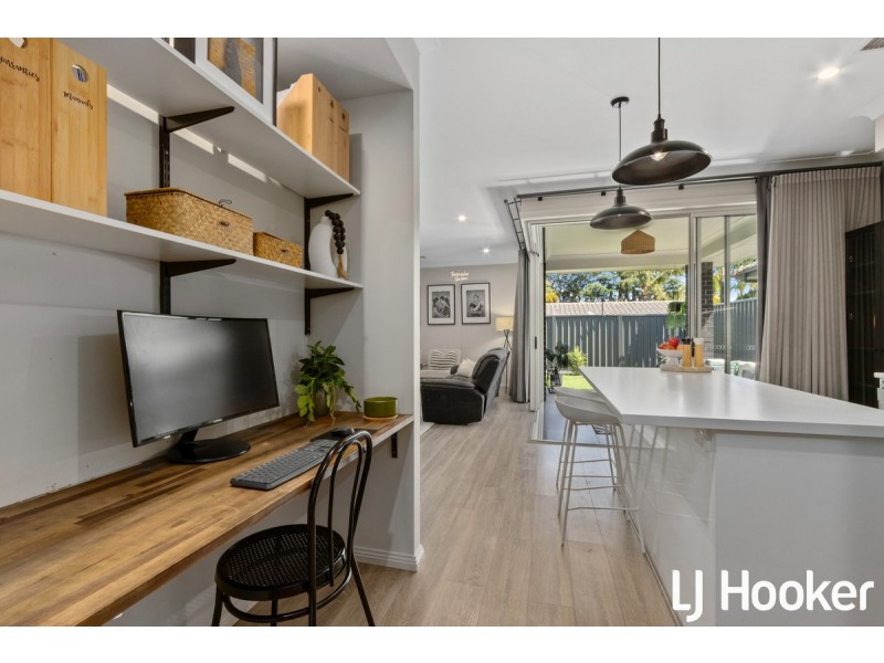 10 Chifley Avenue, Hope Valley SA 5090