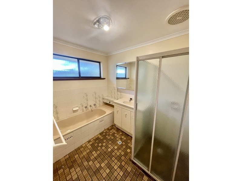 5 Warren Avenue, Williamstown SA 5351