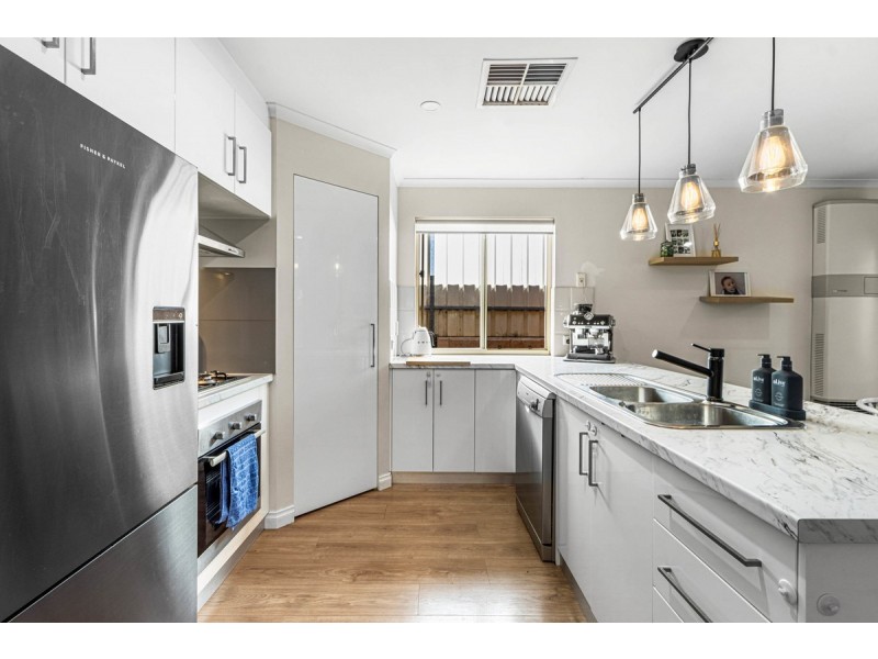 22 Thompson Circuit, Evanston Park SA 5116