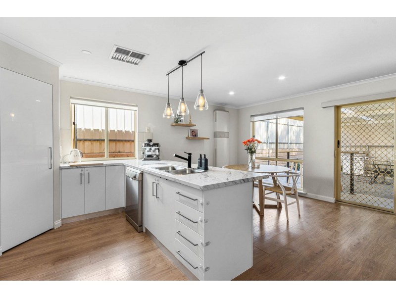 22 Thompson Circuit, Evanston Park SA 5116