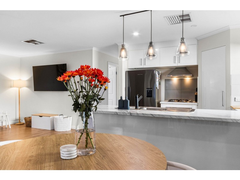 22 Thompson Circuit, Evanston Park SA 5116