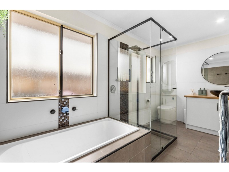 22 Thompson Circuit, Evanston Park SA 5116