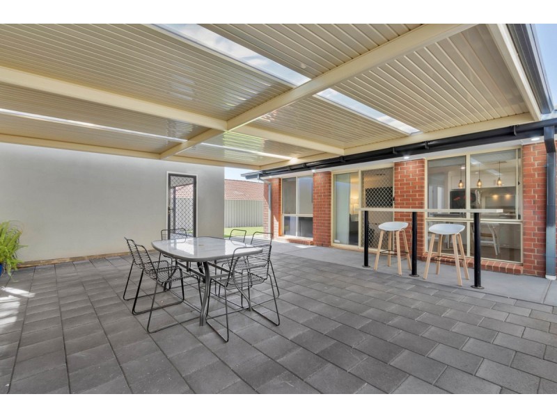 22 Thompson Circuit, Evanston Park SA 5116